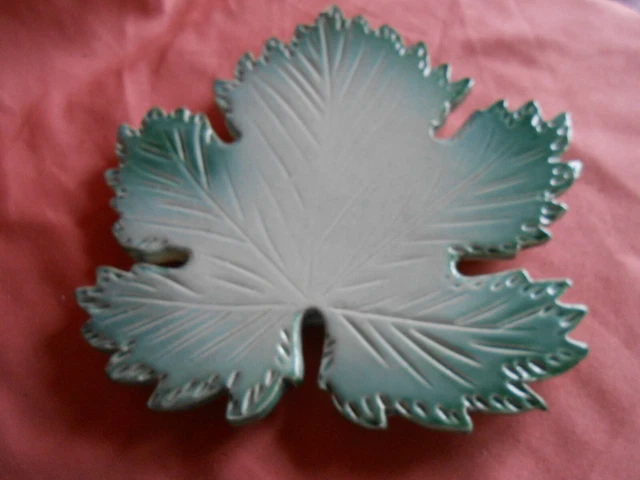 Dessous De Plat En Céramique G. Chapuis Mâcon - Forme Feuille, Vert, Très Bon état