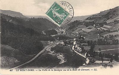Cpa 63 Le Mont Dore Vallee De La Dordogne Vue De La Route De Clermont