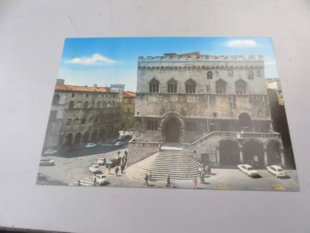 Cartolina PERUGIA palazzo comunale nuova non viaggiata