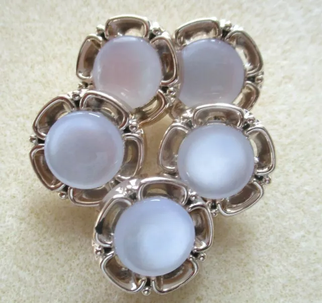 10 X 20Mm Round White Opaque Pearl Resin Gold Back Flower Shank Coat Buttons