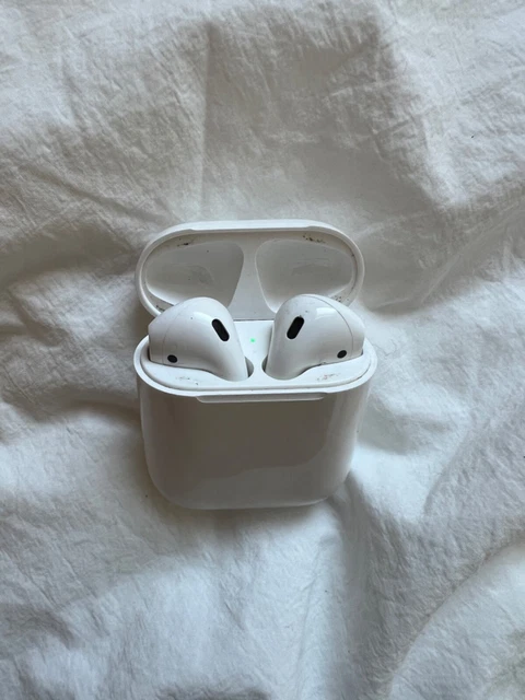 Apple AirPods 1st Generation with Charging Case - White