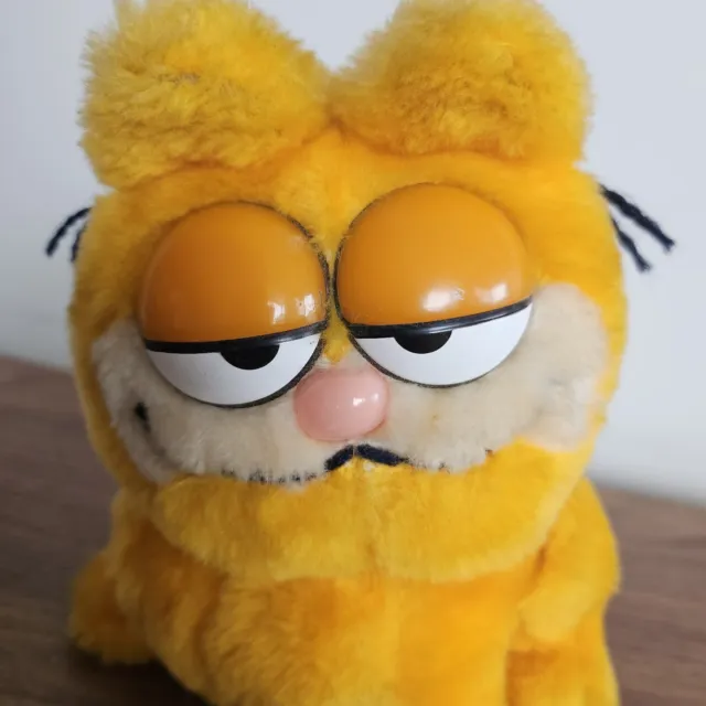 Vintage Garfield plush Sitting stuffed animal Cat Toy Dankin 1981 plastic Eyes