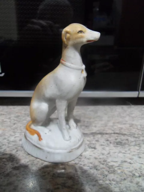 Statue chien Levrier dog deco collection objet de vitrine en porcelaine biscuit