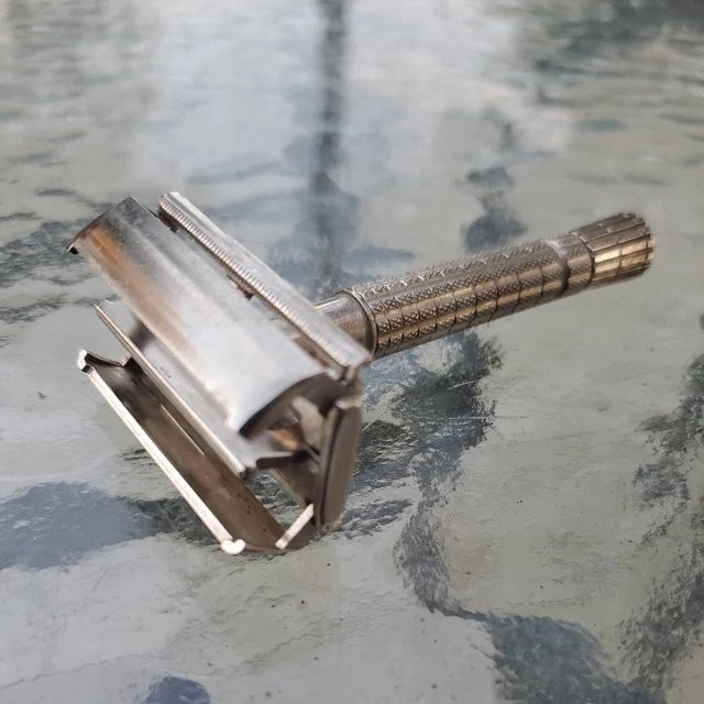 Vintage 60s, x Gillette Flare Tip Super Speed DE Safety Razor VGC (004