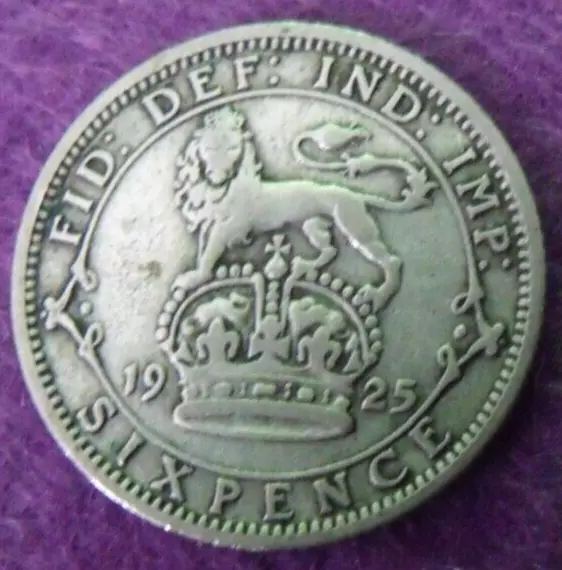 1925 GEORGE V SILVER SIXPENCE  ( 50% Silver )  British 6d Coin.   444