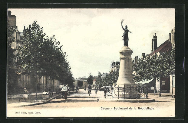CPA Cosne, Boulevard de la République 1905