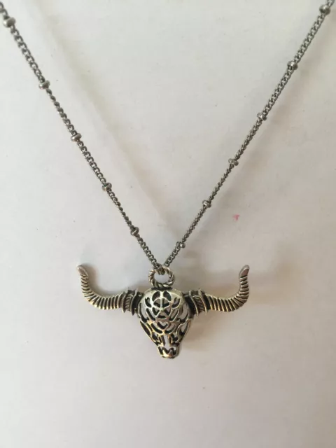 VTG Super cool carved Silver Plated bull head pendant (2" W) chain Necklace 24"L