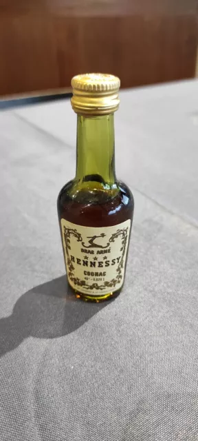 Old Cognac Hennessy Bras Arme 3 Etoiles 3Cl Mini Bottle