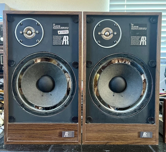 ACOUSTIC RESEARCH VINTAGE AR18 Bookshelf Speakers need re