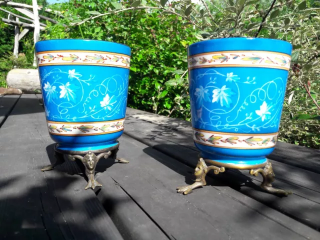 paire de cache pots porcelaine de Paries monture bronze XIX