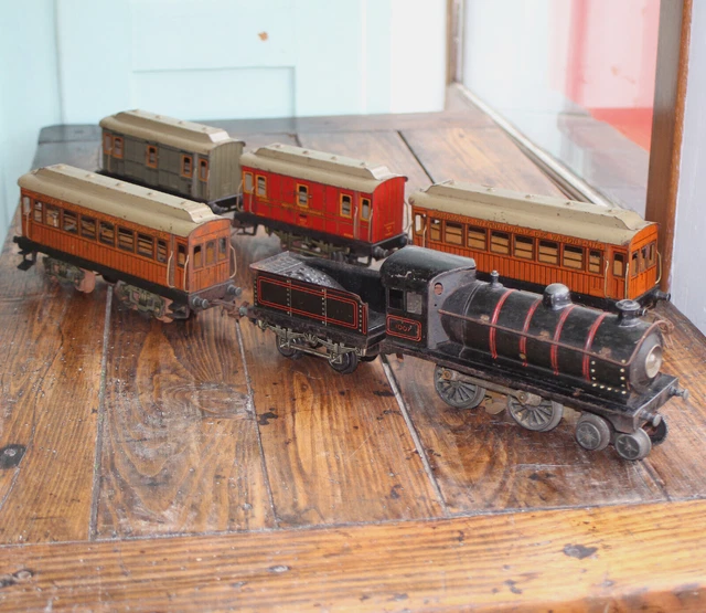 J de P Train électrique JEP échelle O Locomotive type 220 avec ses J de P Train électrique JEP échelle O Locomotive type 220 avec ses
