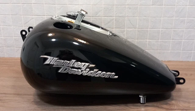 fuel tank capacity of harley davidson street 750