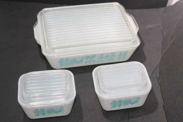 Pyrex Amish Butterprint Casserole Set of 3 one 1 1/2 Quart and two 1 1/2 Cup wit