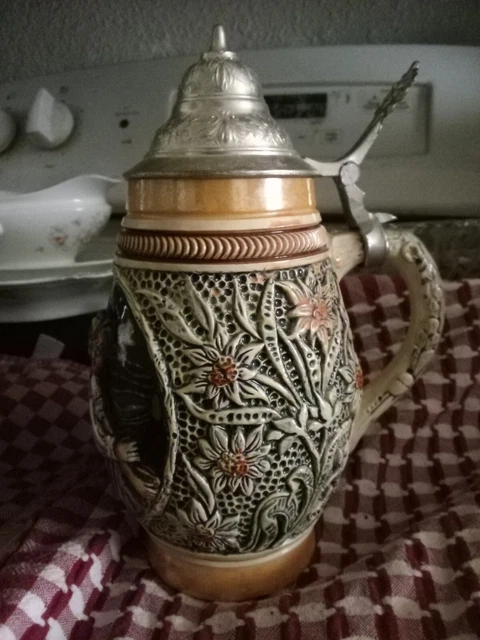 Vintage beer Stein KING werk pewter lid German beautiful painting