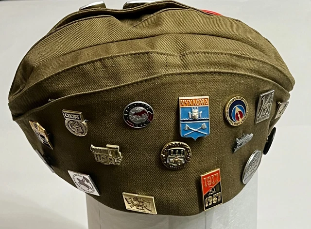 Lot De 8 Calots (pins) Militaires - Lénine URSS, Armée, Police, US, Russe, Bundeswehr - État Variable, Occasion