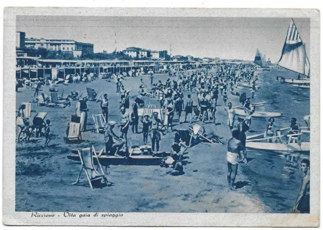 Riccione (Rimini). Vita gaia di spiaggia.