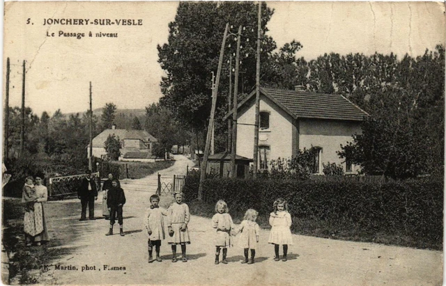 CPA JONCHERY-sur-VESLE Le Passage a level (490427)
