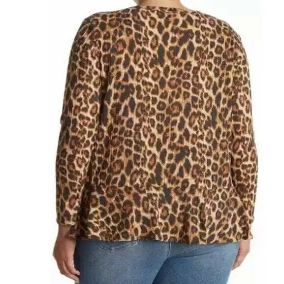 LOVE...ADY NEW $38 Long Sleeve Peplum Top in Leopard Print 1X 2