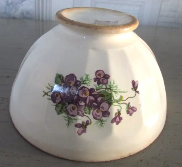 Petit bol ancien Digoin Sarreguemines à facettes & décor de violettes, en l'état