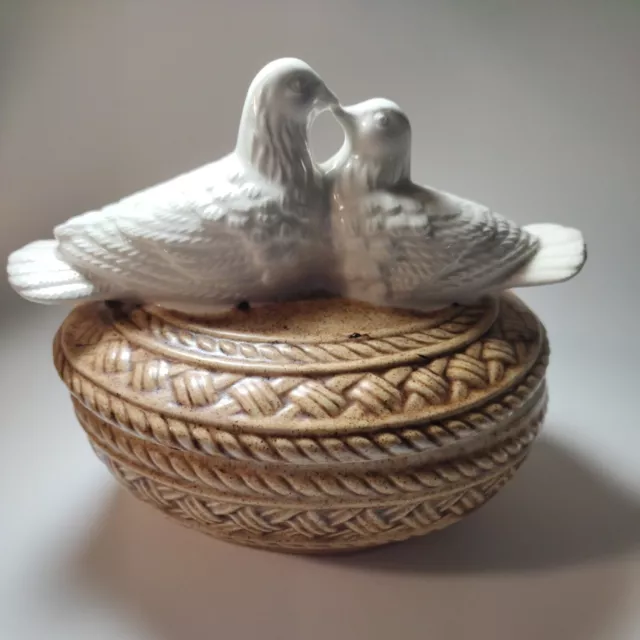 Vintage 1984 Pottery Porcelain Cute Little Bird's Like Sitting On Nest Dish