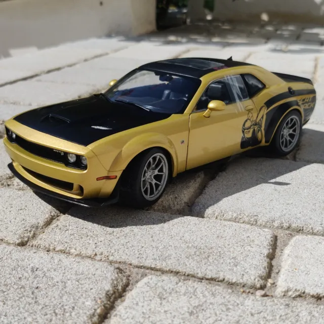 Voiture Solido Dodge Challenger R/T Scat Pack Widebody Gold 2020 1:18 Neuf Boite
