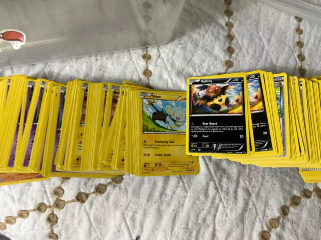 HUGE BULK LOT! Over 500+ Pokemon TCG Cards 3