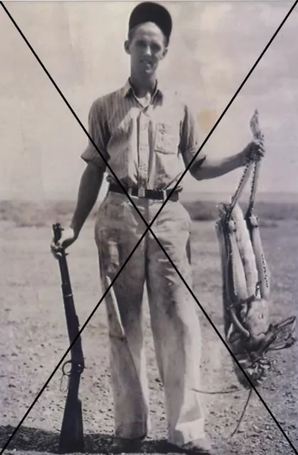 curiosité , oddities : photo " chasseur de sauterelle"