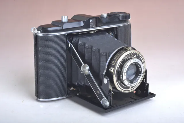 Agfa Isorette, Objektiv: Apotar 1:4,5/85 mm, 6x6 Mittelformat-Kamera von 1937