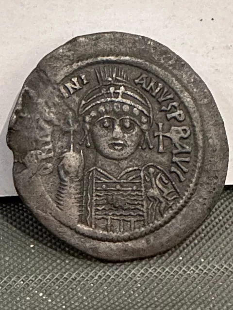 Justinian I ( 527 - 565 AD )  AE Follis , Nicomedia  Coin