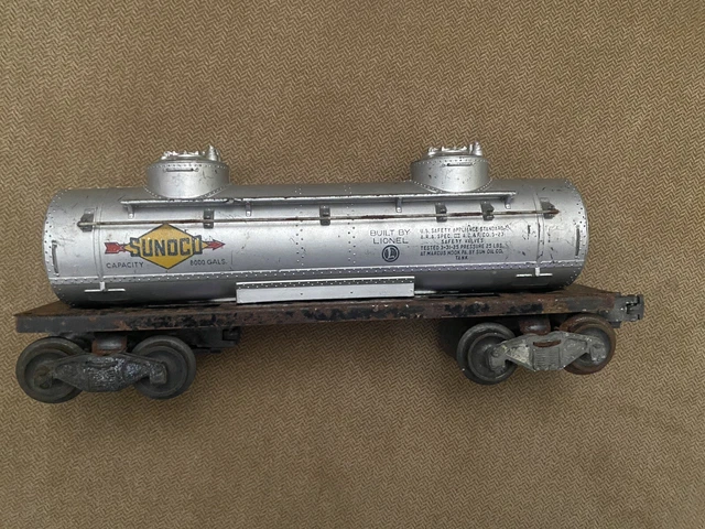 Lionel Sunoco 2 Dome Oil Tanker