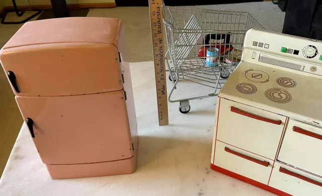 Lot Antique Toys, Wolverine White Oven/Stove And Pink Fridge, Plus 1 Cart, Food