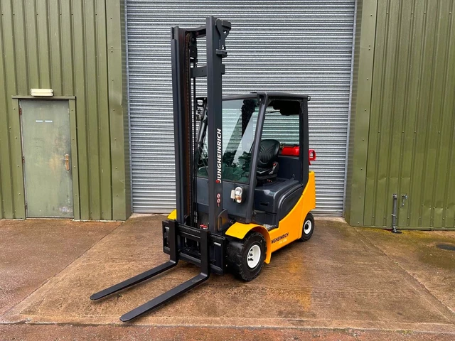 FORKLIFT/FORK LIFT/FORKLIFT TRUCK forktruck JUNGHEINRICH GAS 2 TON