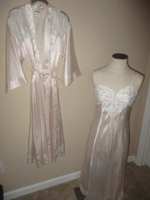 VINTAGE DENTELLE PALE Peach Lace Trim Long Nightgown & Robe Peignoir ...