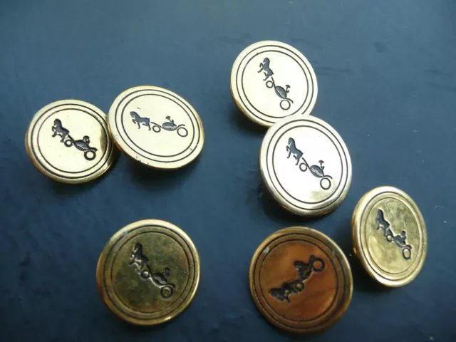 7 boutons anciens vintage en métal doré