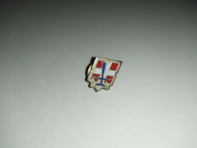 Pin's Les Saisies Savoie – Émaillé Grand Feu – Alpes Trophées – Rare