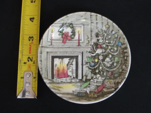 Johnson Bros Made in England Christmas Holiday Fireplace 5" Plate