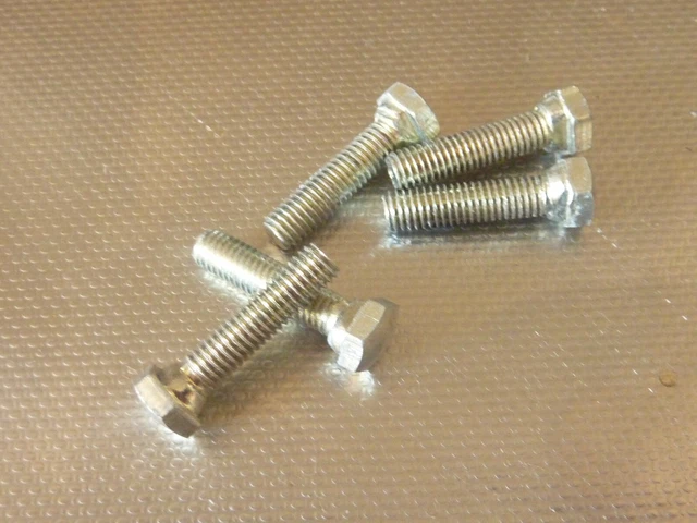 Vis Et écrous Anciens Pour Carter Mobylette/vélo - Tête Bombée - Stock Ancien Neuf - Lot De 4