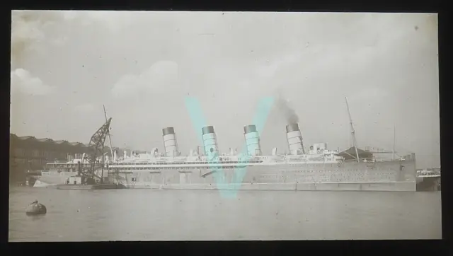 Antique Glass Magic Lantern Slide - Cunard Rms Lusitania Getting Fitted Out
