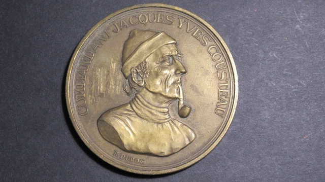 5.10BC11) Belle médaille en bronze COMMANDANT COUSTEAU french MEDAL
