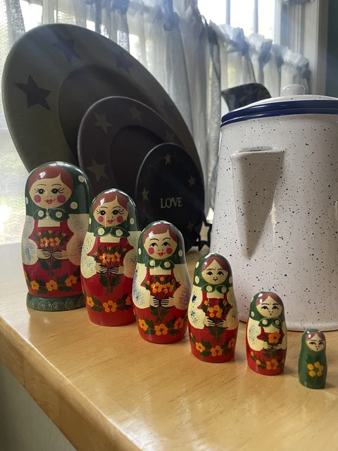 russian matryoshka nesting dolls