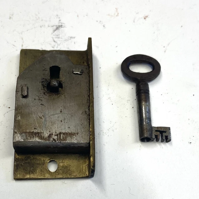 ANTIQUE GRANDFATHER / Longcase Clock Lock and Key Working £45.00