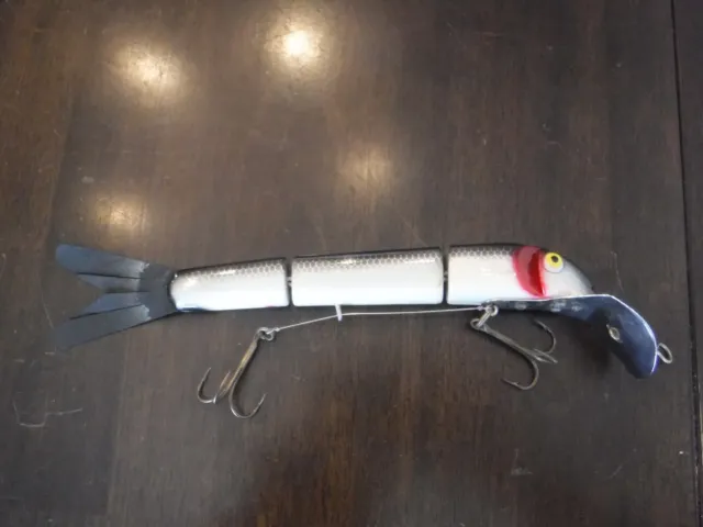 https://www.picclickimg.com/zocAAOSwv0dlsWZx/Rare-LARGE-Vintage-Rat-Man-Lures-jointed-Musky.webp