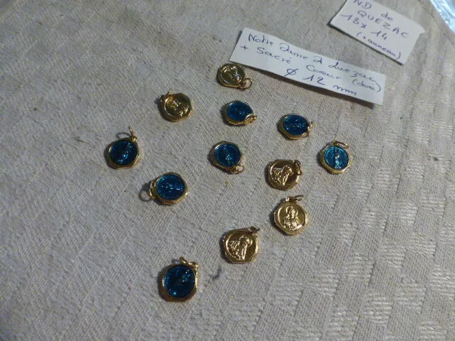 lot de 12 ancienne médaille NOTRE DAME DE QUEZAC Métal doré + bleu