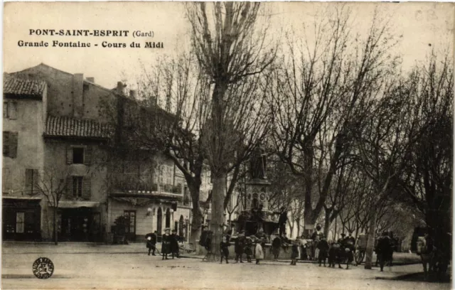 CPA AK PONT-St-ESPRIT - Grande Fontaine - Cours du Midi (582097)