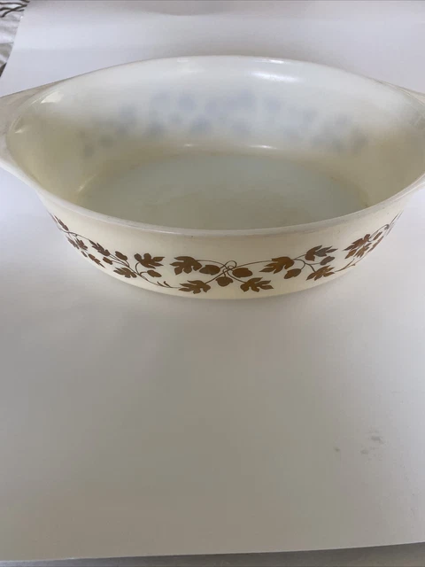 Vintage Pyrex Ovenware Golden Acorn Casserole dish #045 2 ½ qt. Promotional