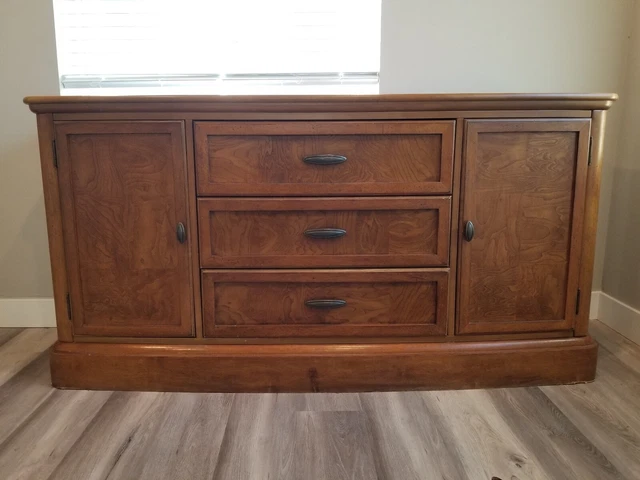 Solid Wood Pristine Condition  1980-90's Mid Century Modern Styled Credenza