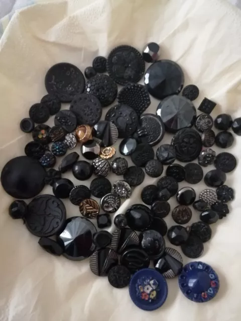 Beau lot de boutons ancien  en verre noir et bleu collection de 8 mm a 28 mm