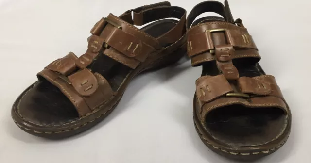 Born Women's 9 flip flop thong golden leather strap beige comfort sandals