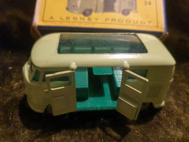 Modèle Miniature 1:64 Volkswagen T1 Bus Camping-car - Rose - Métal Moulé Liberty64