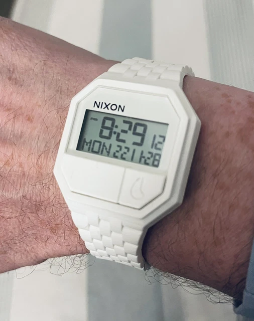 BEAUTIFUL NIXON RE RUN Unisex Watch. Rare All White. Only Worn